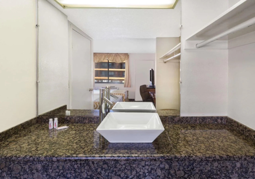 Travelodge by Wyndham Reno