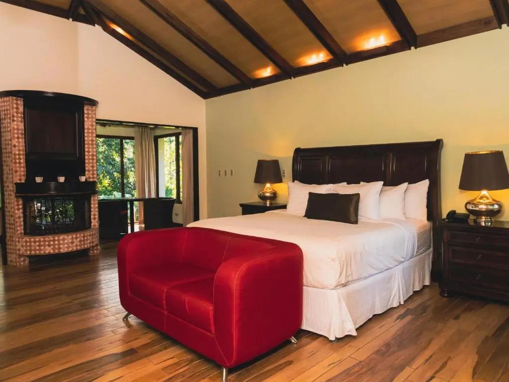 Hotel Boutique Casona del Cafetal and Lakeside Restaurant