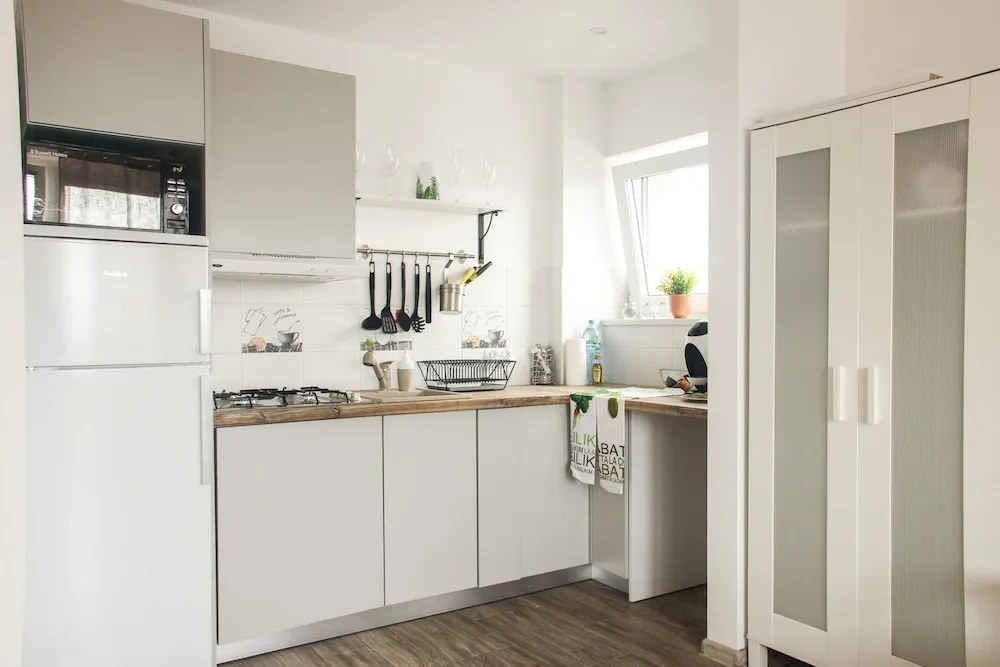 Sunny City Center Apartment