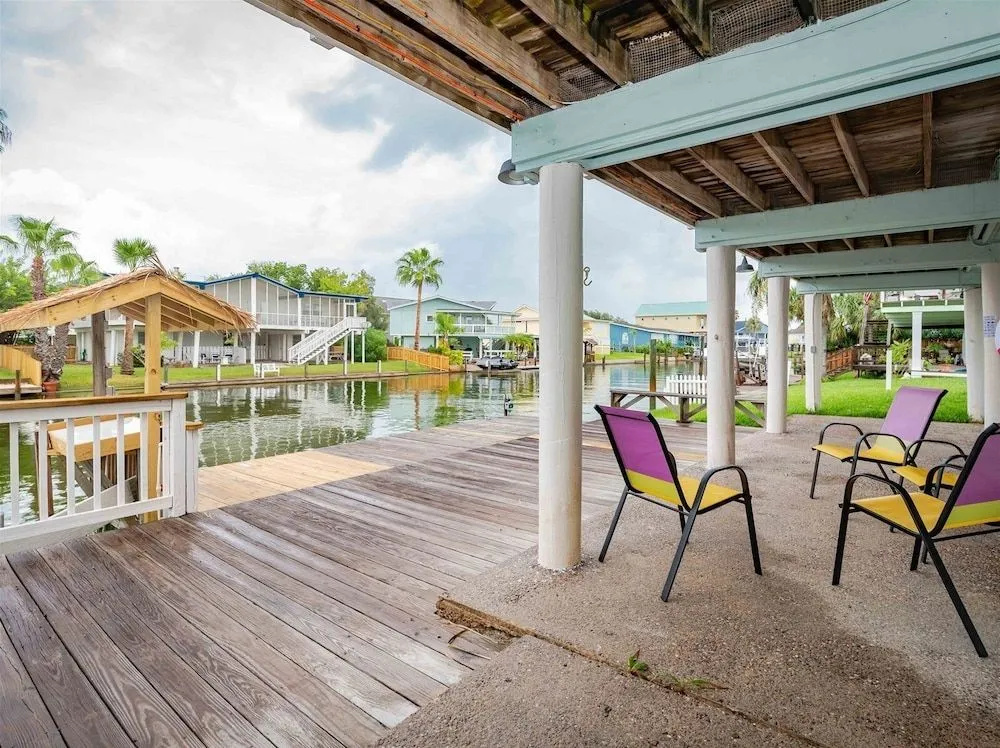 Sandy Oasis by Miss Kitty’s