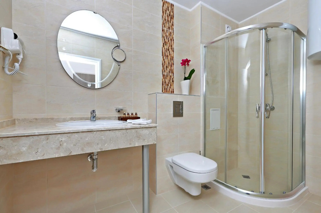 White Rock Castle Apartments - Pool & SPA