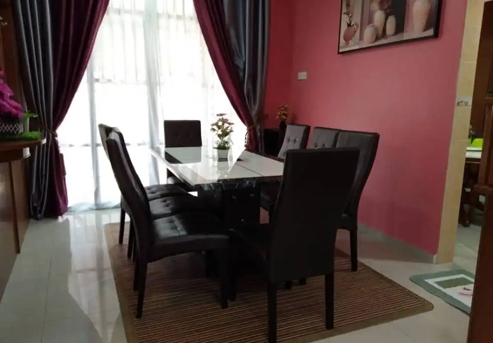 AisyaMyra Homestay