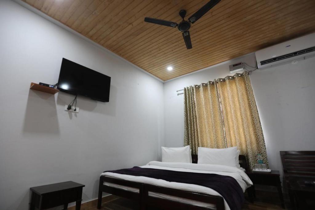 Le ROI Floating Huts & Eco Rooms Tehri