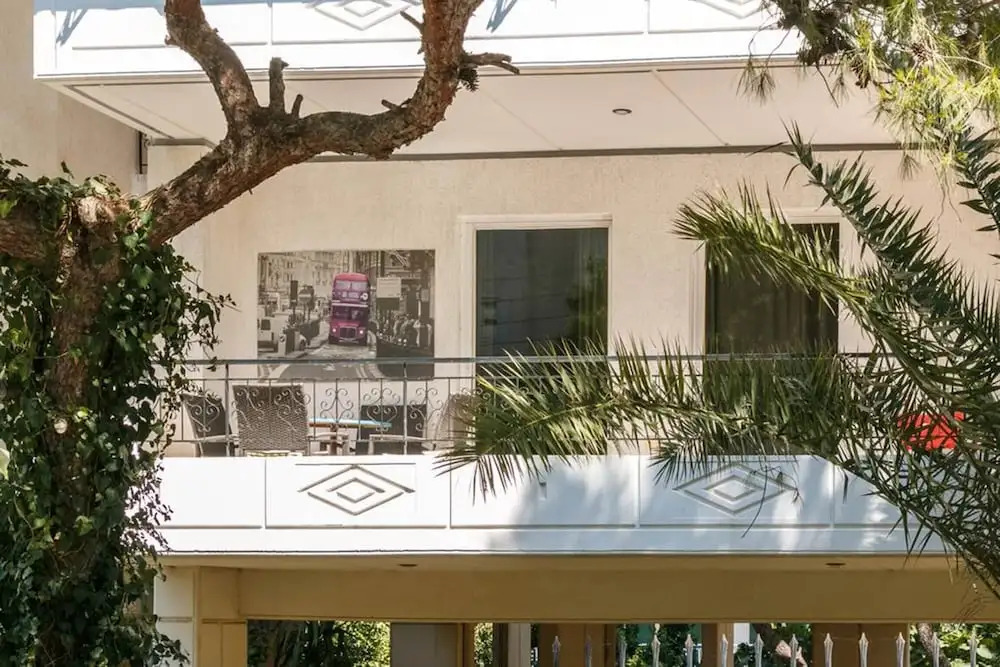 Bright And Spacious Flat, 5 Min From The Beach