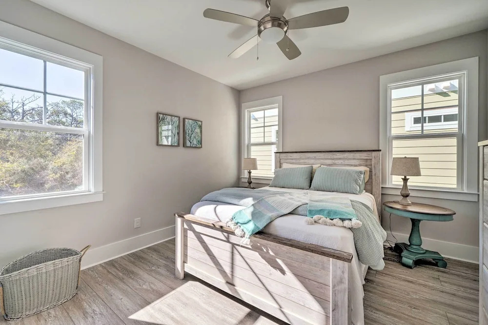 Kure Beach Townhome: Short Walk to the Beach!
