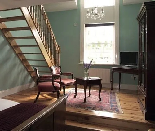 Viewmount House