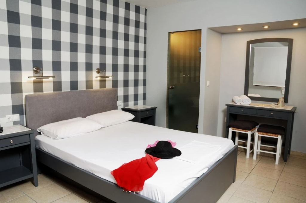 Ariadnes Holiday Accommodation II