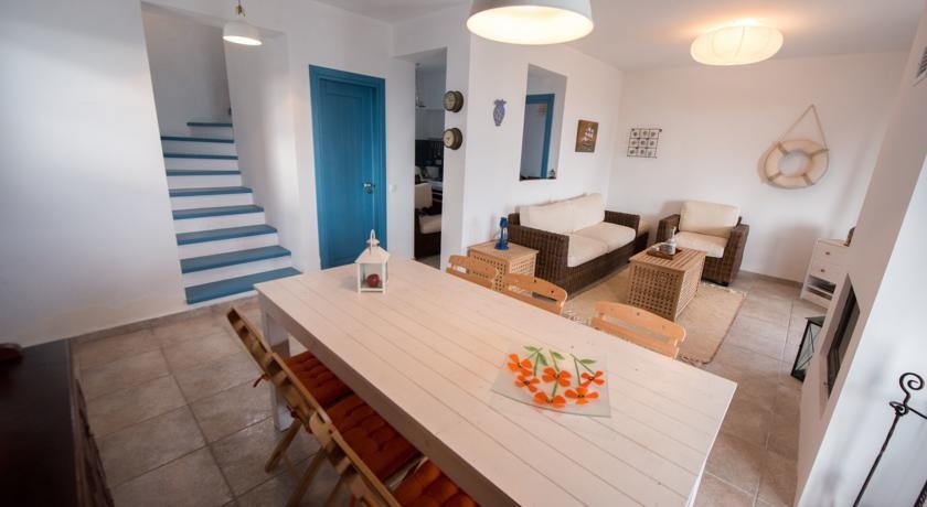 Aloustina Villa