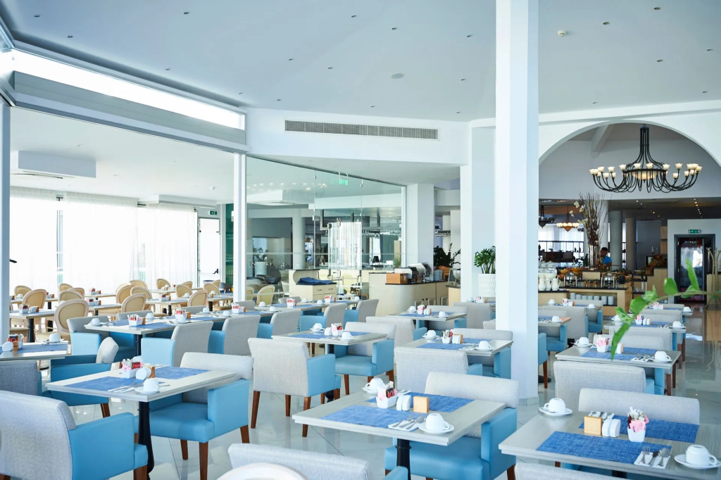 King Jason Paphos - Designed for Adults by Louis Hotels