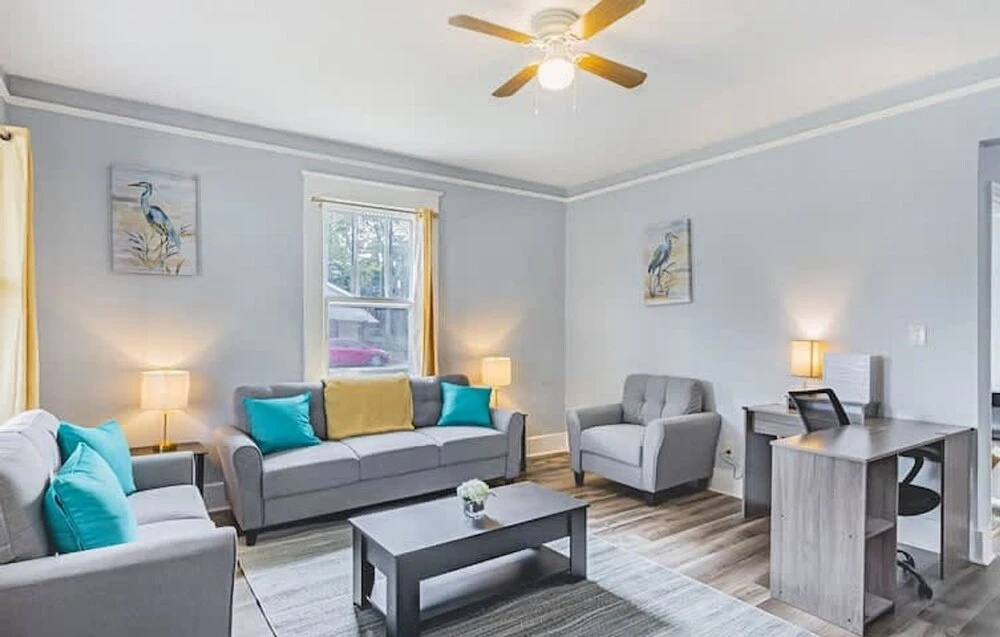 Southern Serenity-3br w Fenced Yard