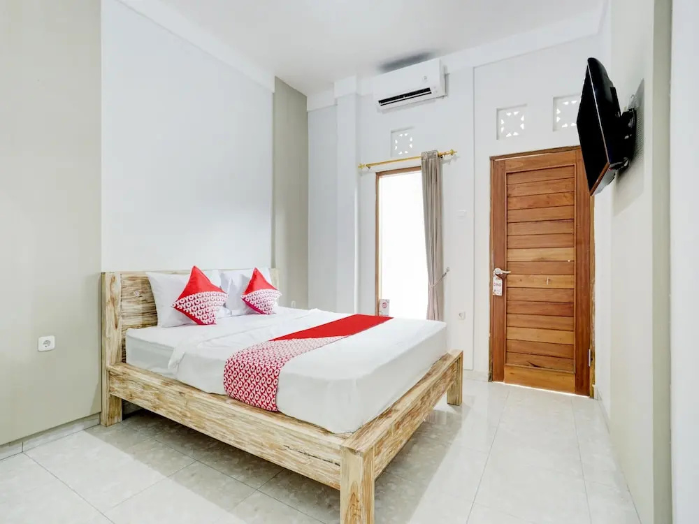 OYO Flagship 90756 Melasti Hills Room & Cafe