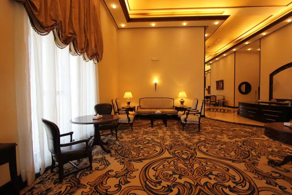 Awaliv Hotel