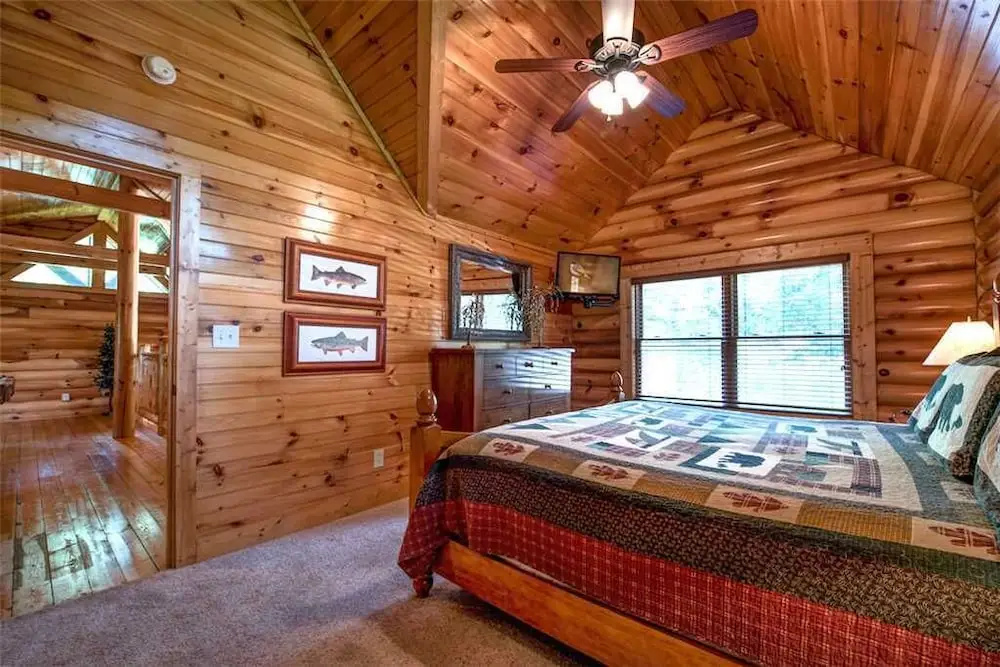 Natural Beauty 2 Bedroom Home with Hot Tub