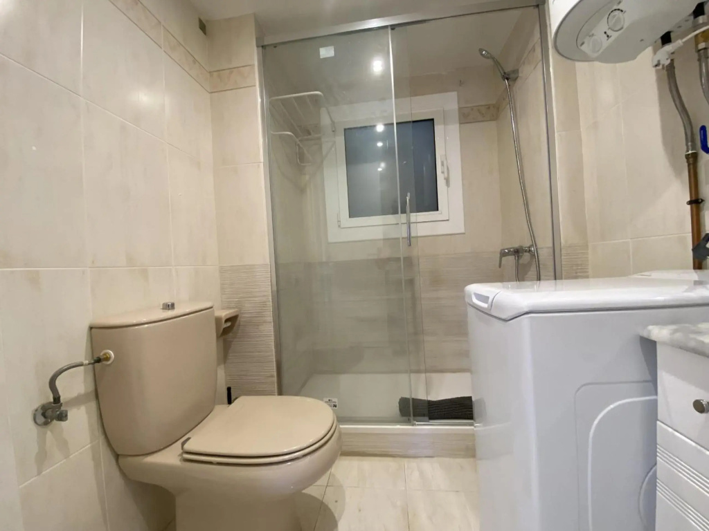 R126 Beachfront Apartment Sant Salvador