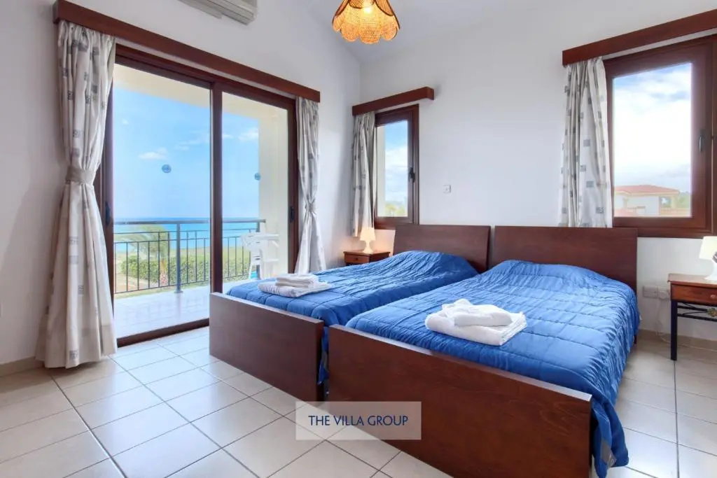Villa 382
