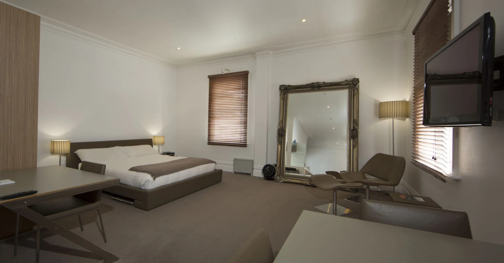 Ikon Hotel