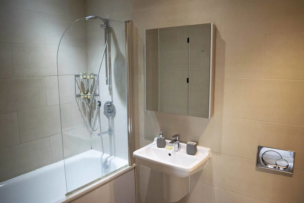 Modern 3BR Home 10 min to Canary Wharf, 6 Guests