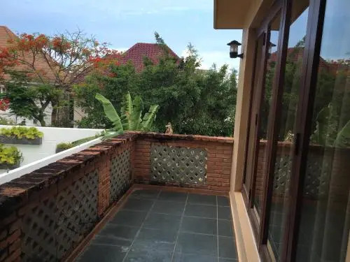 Nancy Sea Light Villa