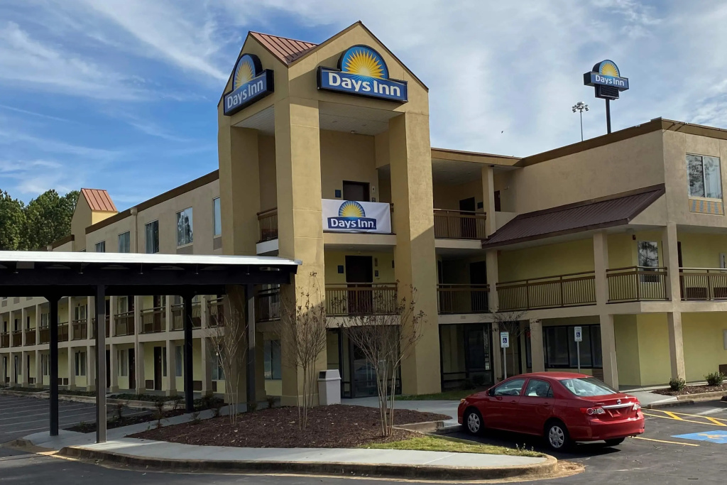 Hawthorn Suites