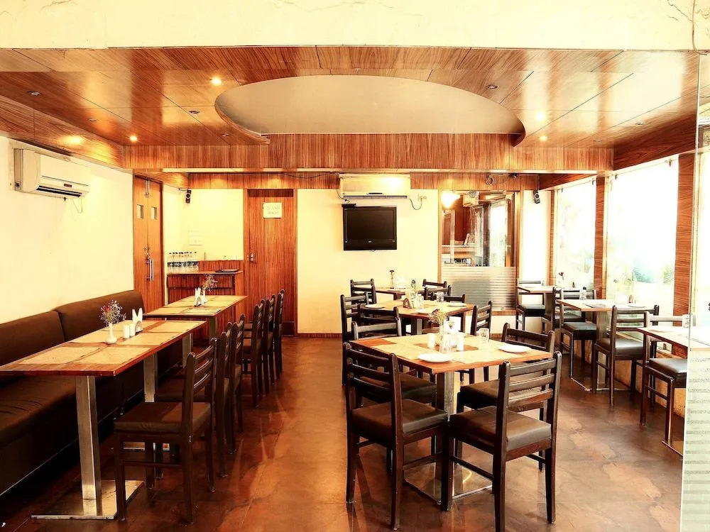 OYO 3055 Hotel Beeu