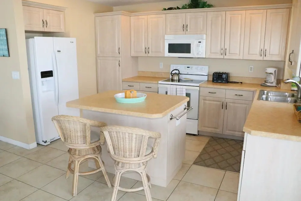Jamaica Royale 401 - 2 Br Condo