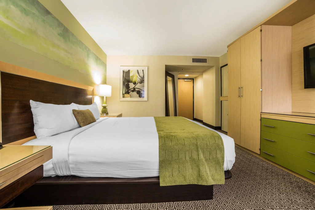 Downtown Grand Hotel & Casino