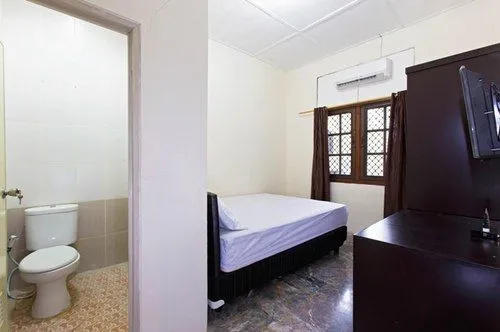 RedDoorz @ Cempaka Putih Barat