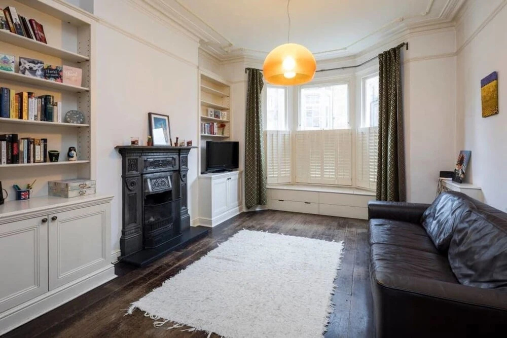 Charming 2 bed Apartment in Queen's Park W/garden