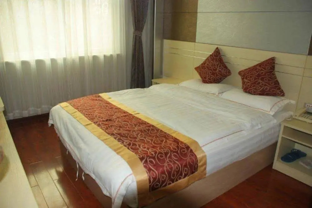 Dengfeng Taiyuan Hotel