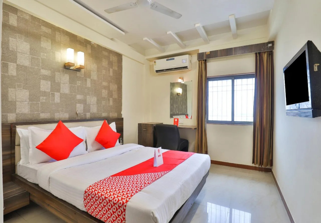 Hotel Arya Corporate by OYO Rooms