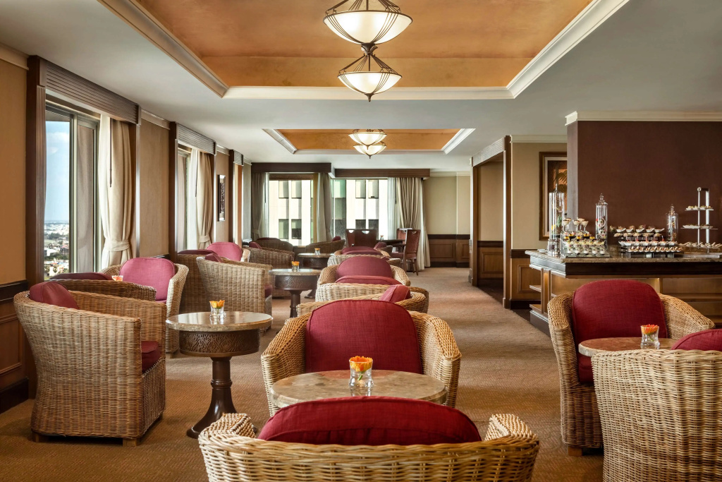 Sule Shangri-La, Yangon