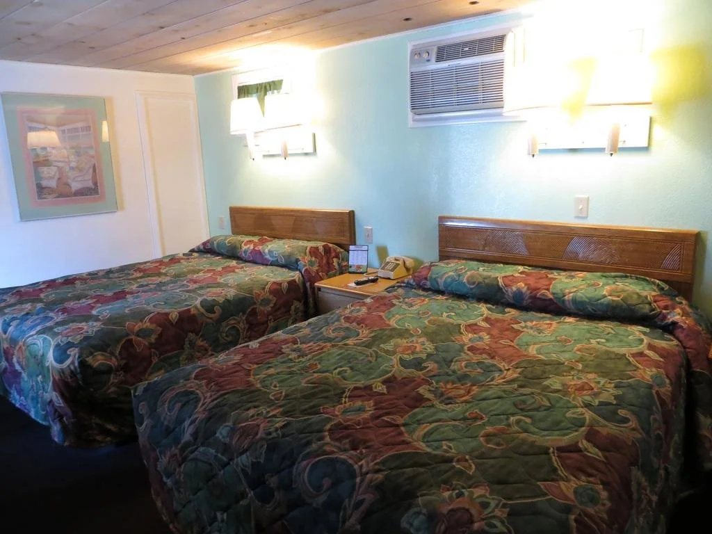 Restwood Motel