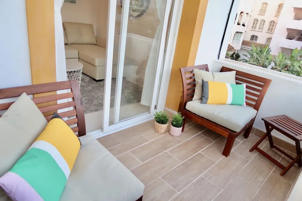 New Skandinavian penthouse-5min to beach