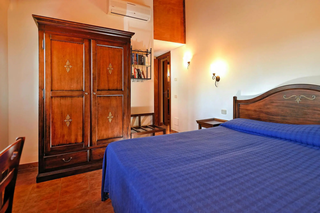 Apartment in Magliano with bar