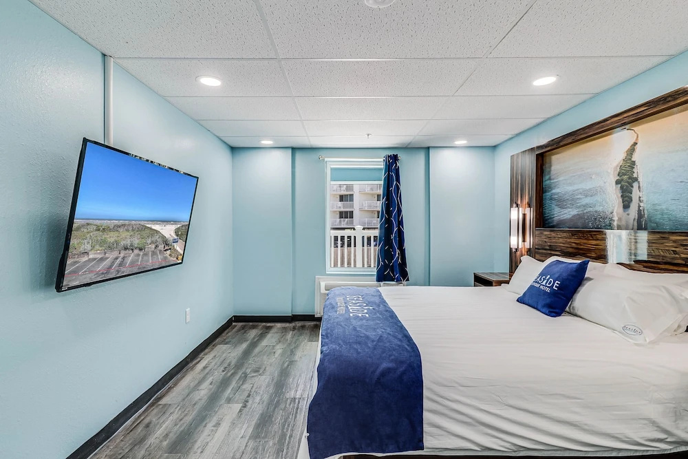 Seaside Boutique Hotel, Waves At Your Doorstep
