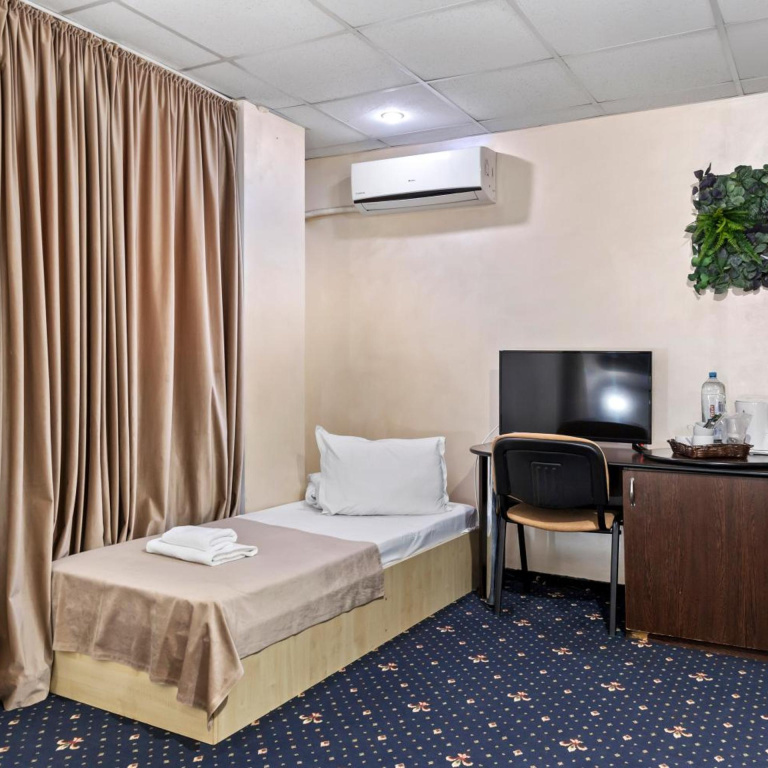 Hotel Charter Otopeni