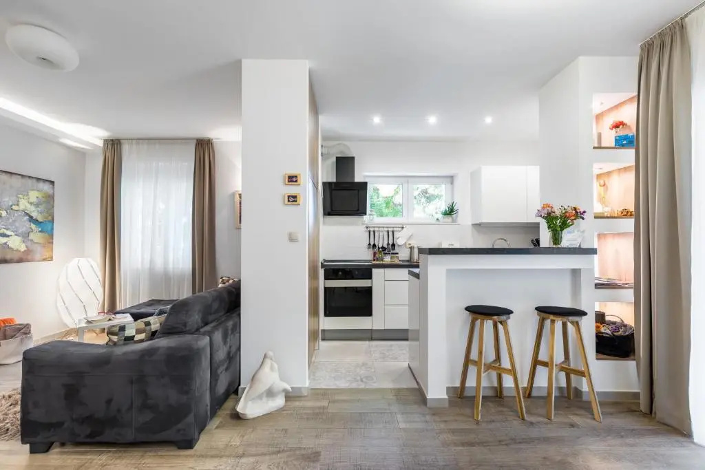Top Location Apartment "Park"