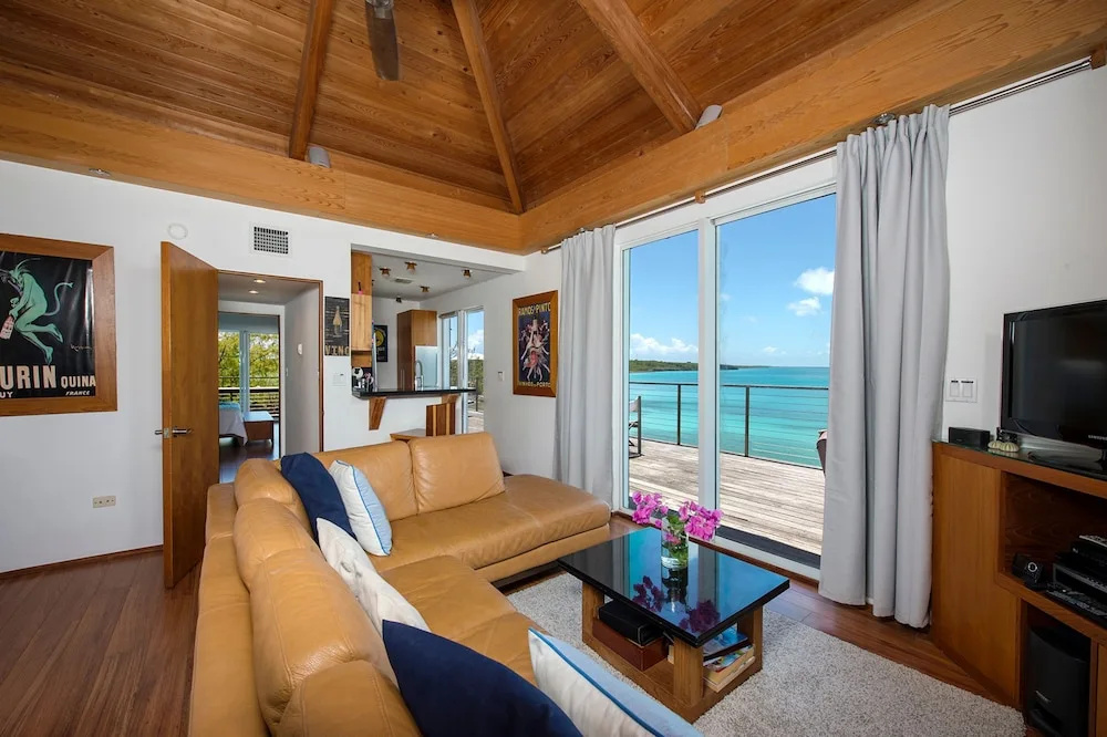 Touch of Class 1BR by Eleuthera Vacation Rentals