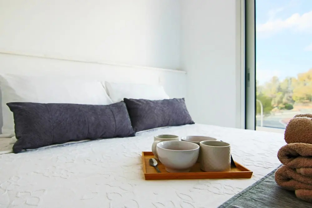 Phaedrus Living: Seaside Executive Flat Harbour 205