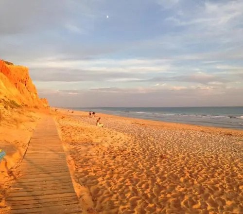 Lovely Studio Marta on the Beach Falesia, Albufeira