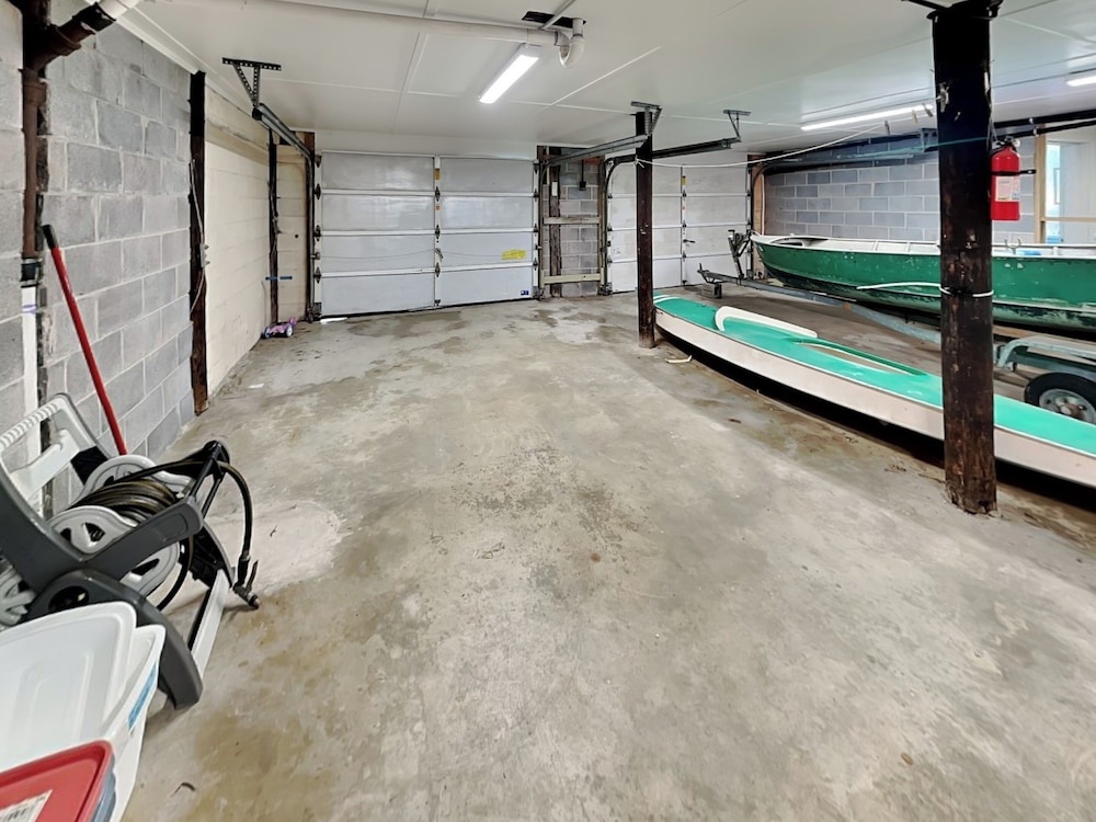 Lindy-B by Topsail Realty