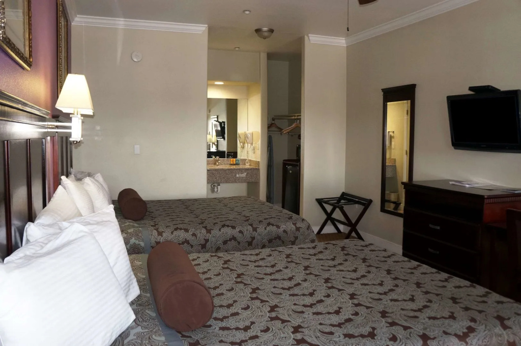 Rodeo Lodge
