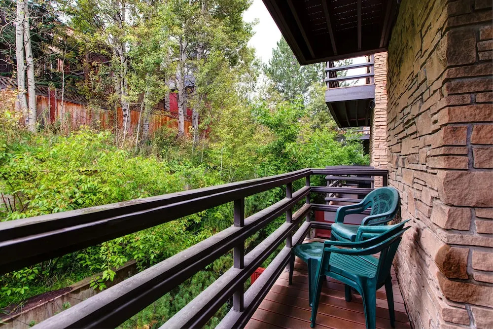 2BR 2BA Silver Cliff Condo by RedAwning