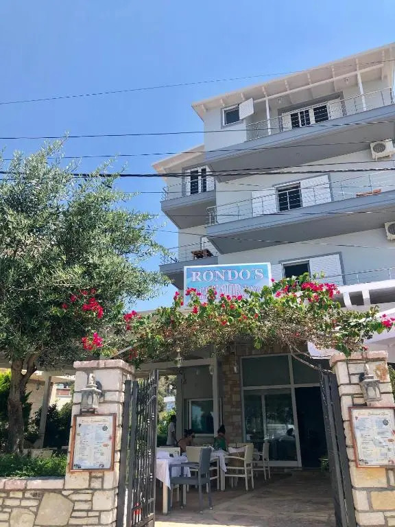 Rondos Hotel