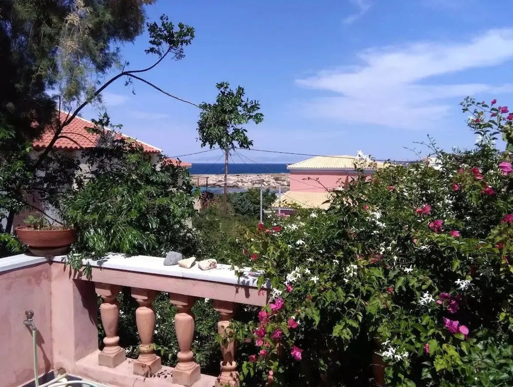 Charmy Room by the Beach