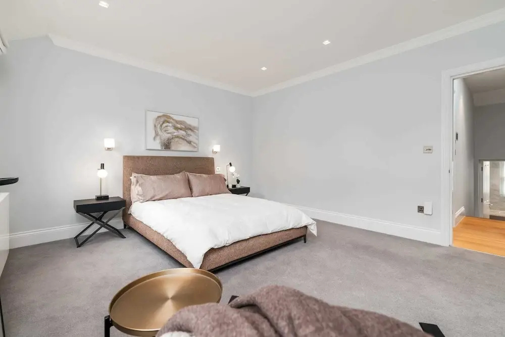 Lavish and Luxurious Chelsea Home