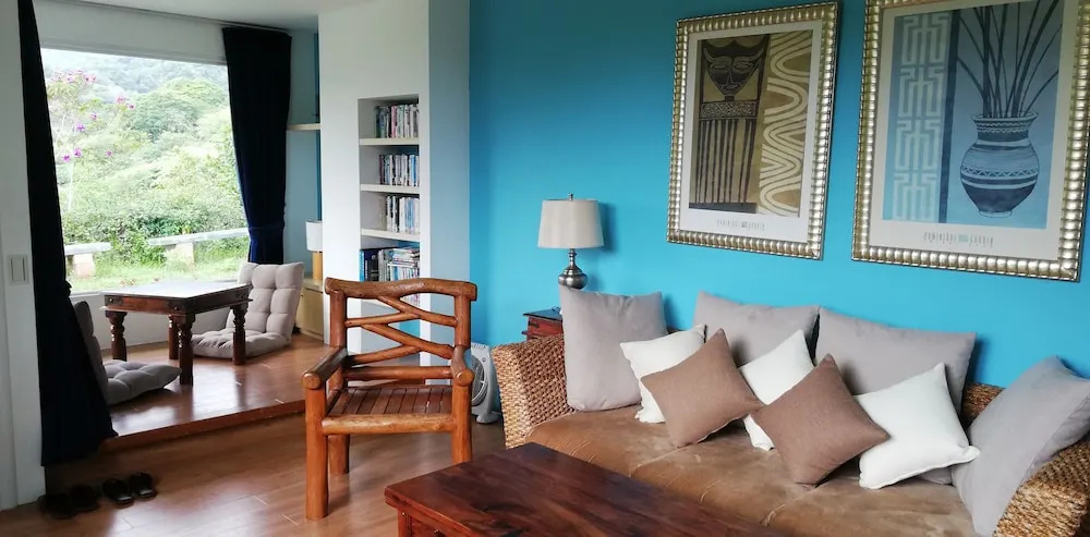 Juhu Farmstay
