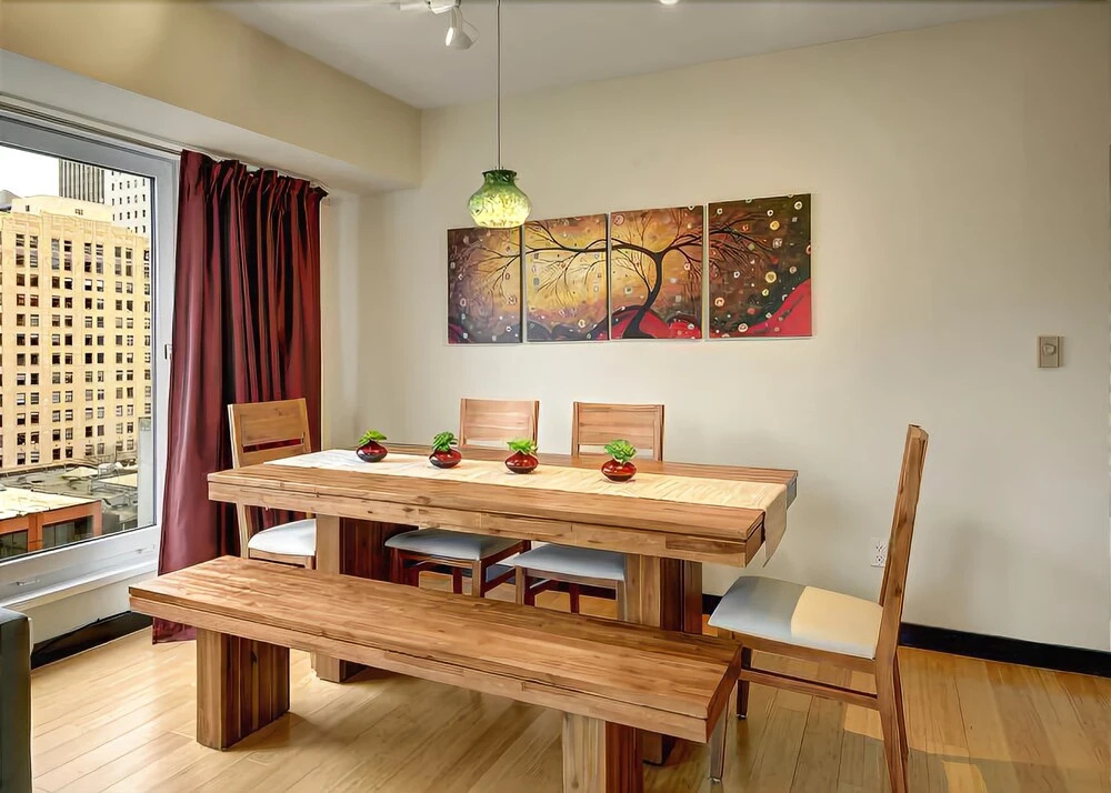 Newmark Pike Place Market Retreat - Two Bedroom Apartment with City Vi