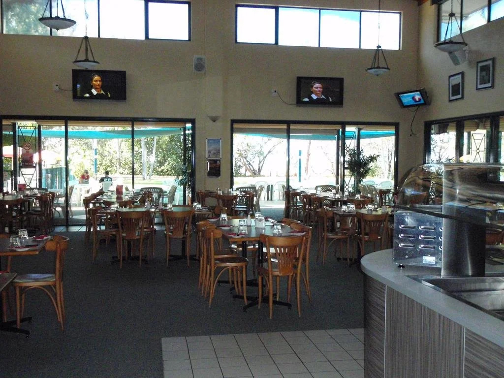 Bushland Beach Tavern