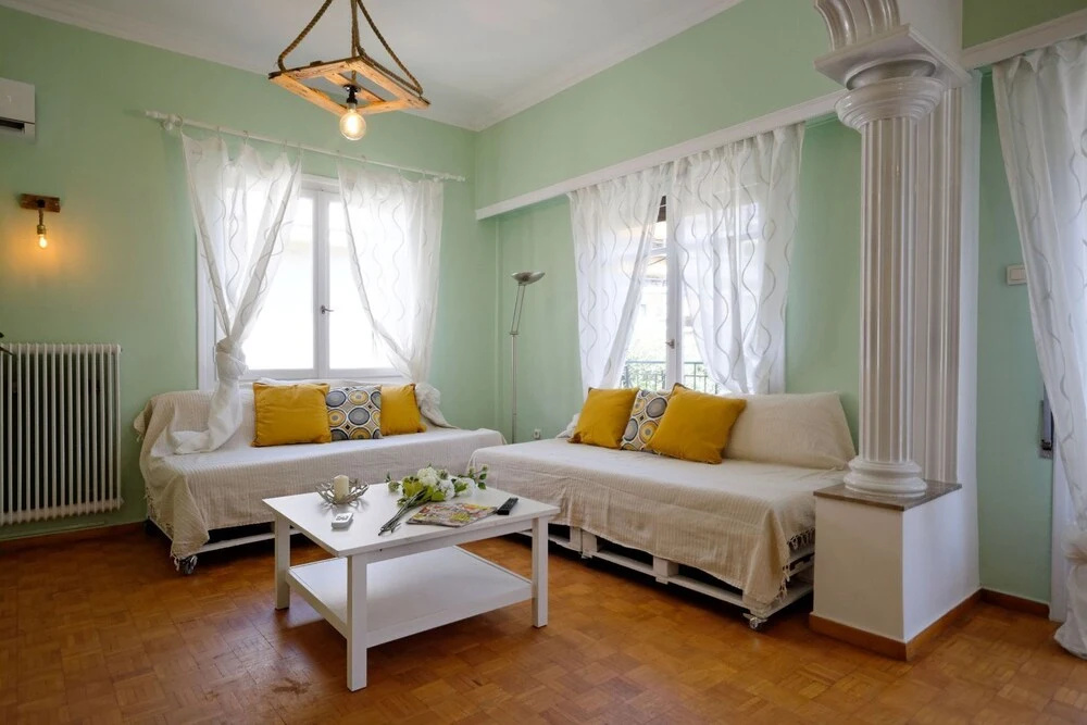 Brand new cottage house in Athens close to Stauros Niarxos foundation.
